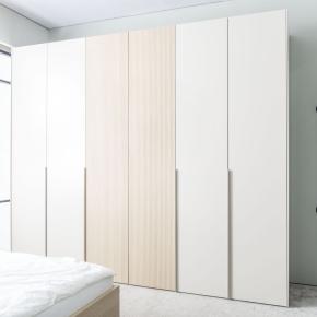 MIRIA_19_Schrank_T1.jpg