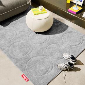fatboy-dot-carpet-cloudy-grey-1920x1280-ambiance-02-106250.jpg
